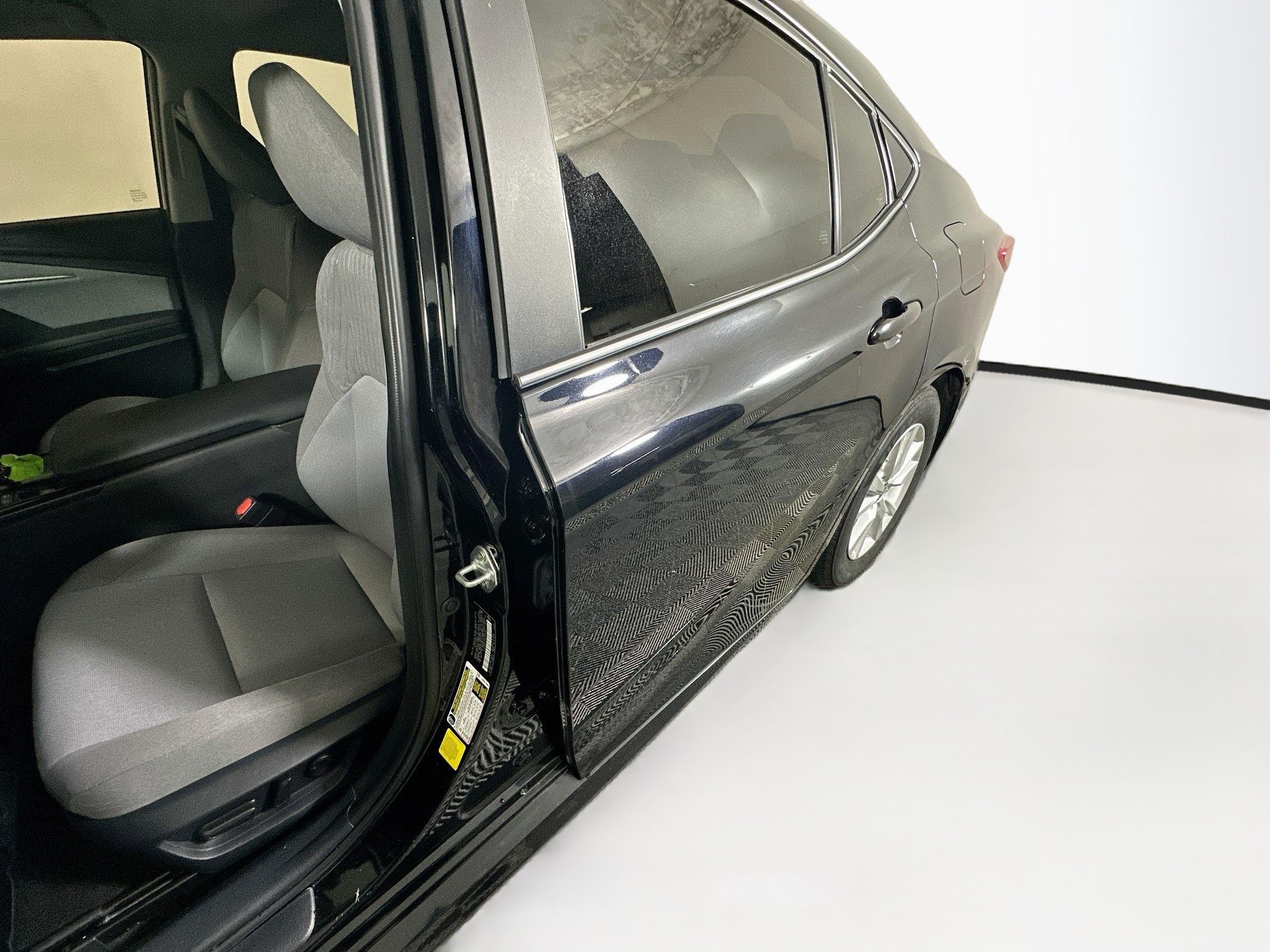 Used 2025 Toyota Camry LE w/ Convenience Package FWD image 12