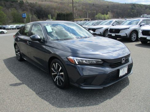 Certified 2022 Honda Civic EX image 3