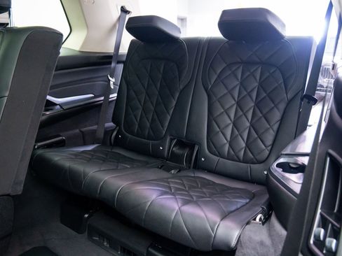 Certified 2024 BMW X7 xDrive40i w/ Climate Comfort Package image 30