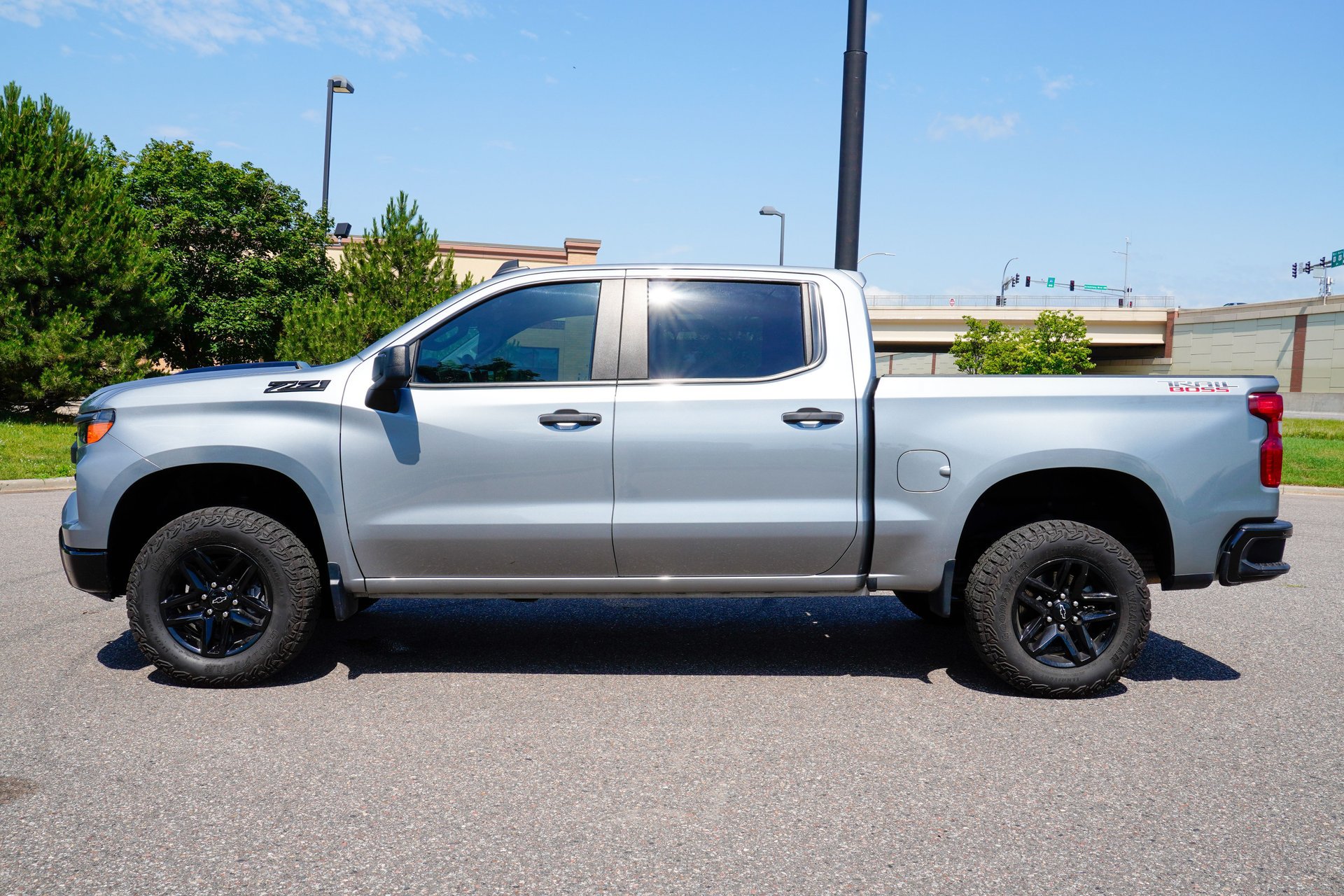 Used 2024 Chevrolet Silverado 1500 Custom Trail Boss w/ LPO, Dark Essentials Package AWD/4WD image 6