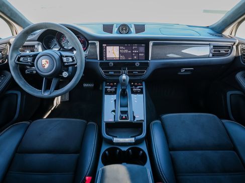 Certified 2024 Porsche Macan GTS image 24