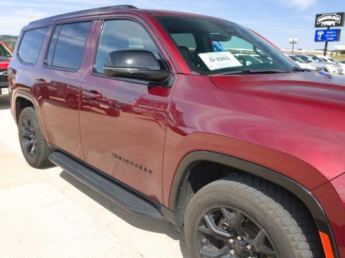 Used 2024 Jeep Wagoneer Series II image 10