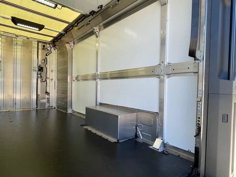 New 2025 Chevrolet Brightdrop 600 image 14