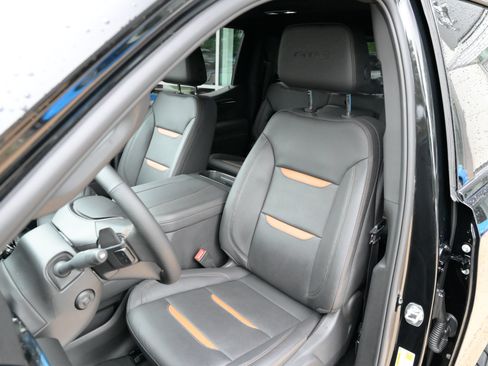 Used 2026 GMC Sierra 1500 AT4 w/ AT4 Preferred Package AWD/4WD image 19