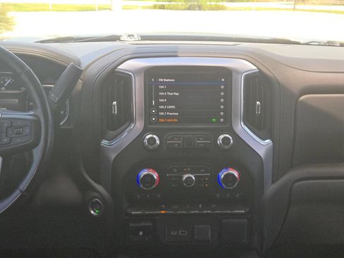 Used 2022 GMC Sierra 1500 SLT RWD image 16