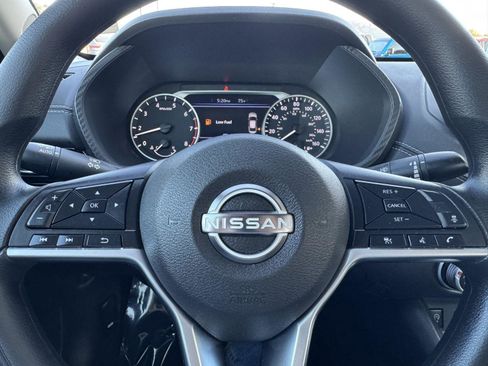 Used 2025 Nissan Sentra SV FWD image 19