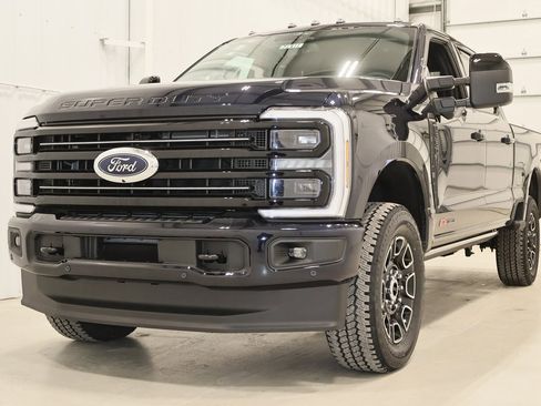 New 2025 Ford F350 Platinum w/ FX4 Off-Road Package image 4