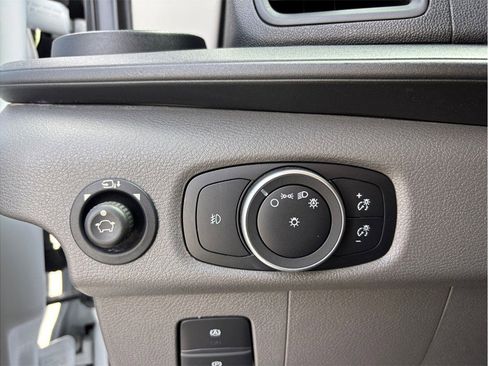 Used 2021 Ford Transit 350 XLT image 28