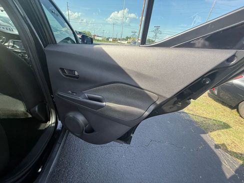 Used 2020 Nissan Kicks S image 20