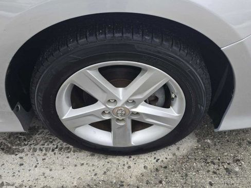 Used 2013 Toyota Camry SE FWD image 13