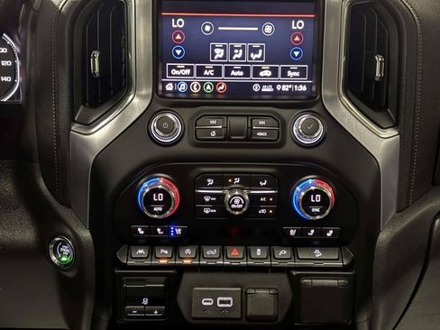 Used 2020 GMC Sierra 1500 SLT w/ SLT Premium Plus Package AWD/4WD image 26