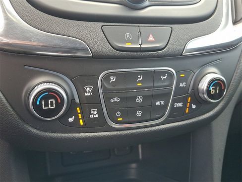 Used 2022 Chevrolet Equinox LT image 15