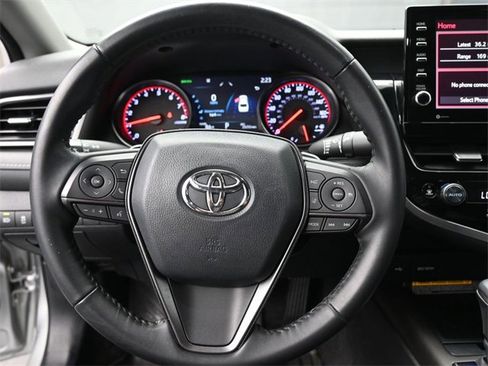 Used 2021 Toyota Camry XSE image 3