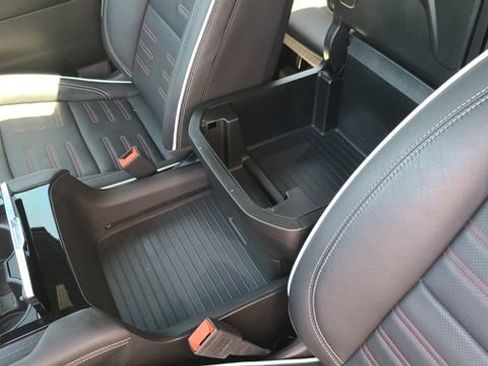 Certified 2025 GMC Yukon AT4 Ultimate AWD/4WD image 16