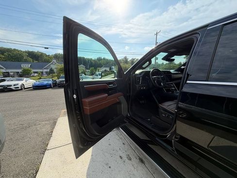 Used 2025 GMC Sierra 1500 Denali Ultimate AWD/4WD image 19