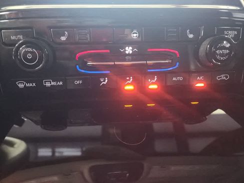 Used 2021 Jeep Grand Cherokee L Limited image 35