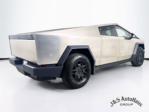 Used 2024 Tesla Cybertruck AWD Crew Cab image 7