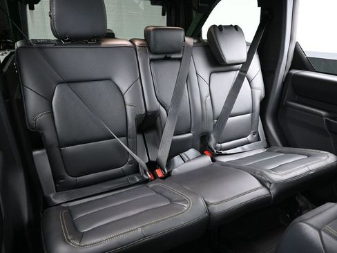 New 2025 Ford Bronco Badlands image 39