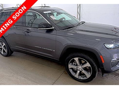 Used 2023 Jeep Grand Cherokee 4WD 4xe w/ Luxury Tech Group II image 3