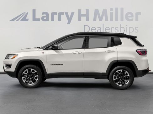 Used 2020 Jeep Compass Trailhawk AWD/4WD image 5