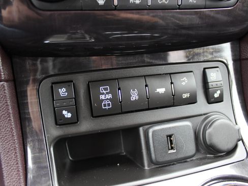 Used 2015 Buick Enclave Premium w/ Experience Buick Package AWD/4WD image 30