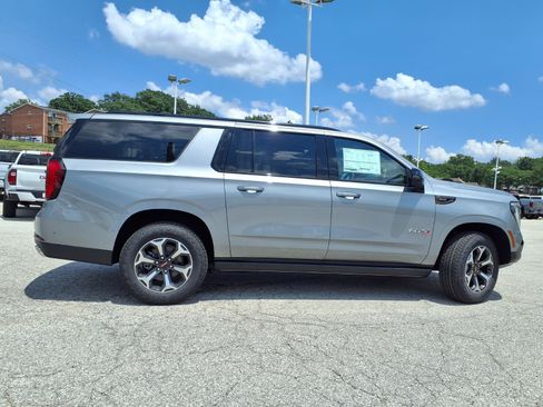 New 2026 GMC Yukon XL AT4 Ultimate AWD/4WD image 25