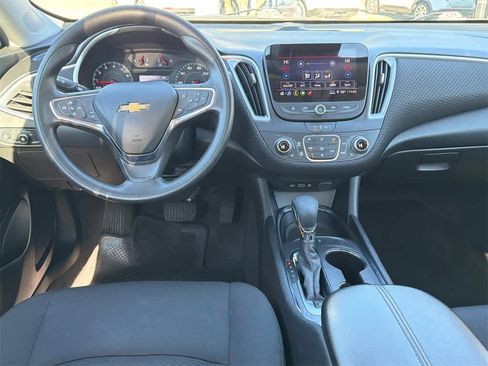 Used 2023 Chevrolet Malibu LT image 19