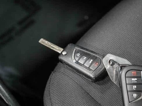 Certified 2023 Toyota Corolla LE image 29