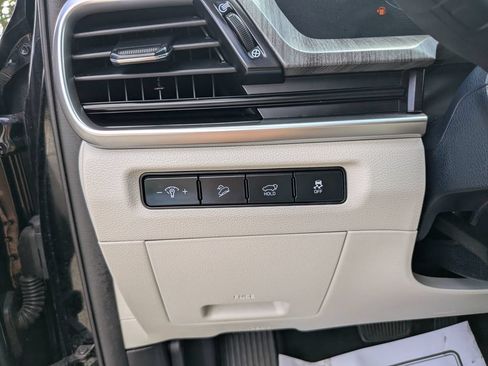 Used 2023 Kia Telluride EX w/ EX Captain's Chair Package FWD image 31