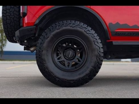 Used 2022 Ford Bronco Wildtrak image 6