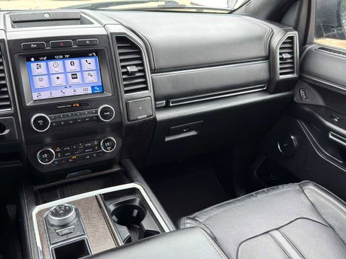 Used 2019 Ford Expedition Max Limited RWD image 26