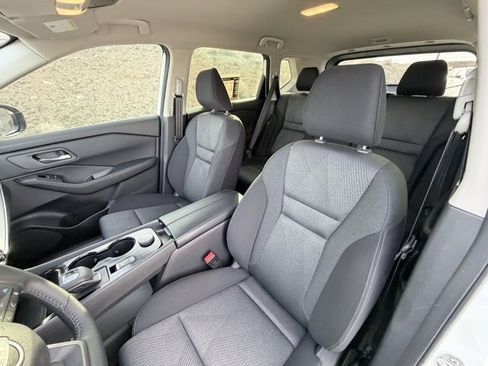 Certified 2025 Nissan Rogue SV image 23