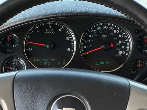 Used 2011 Chevrolet Avalanche LTZ AWD/4WD image 16