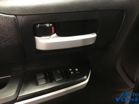 Used 2016 Toyota Tundra SR5 image 23