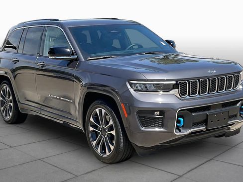 Used 2023 Jeep Grand Cherokee Overland AWD/4WD image 3