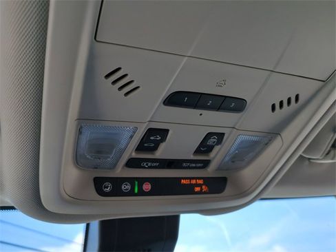 Certified 2020 GMC Terrain SLT w/ Preferred Package image 24