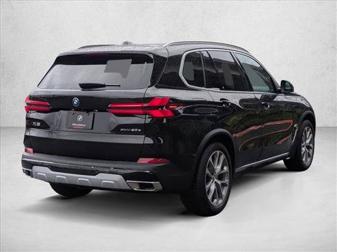 Used 2026 BMW X5 xDrive50e w/ Premium Package AWD/4WD image 2