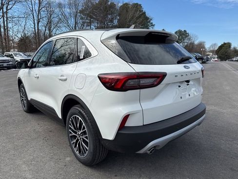 New 2026 Ford Escape SE image 3