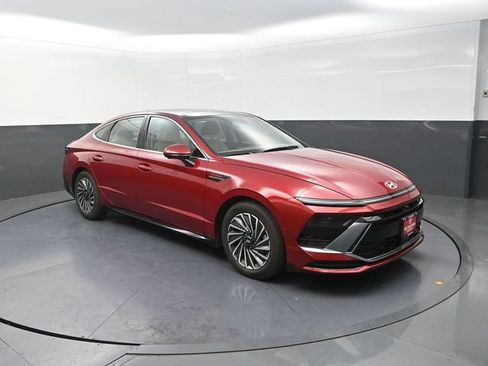 Used 2025 Hyundai Sonata Limited FWD image 10