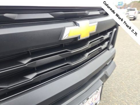 Used 2024 Chevrolet Colorado W/T image 10