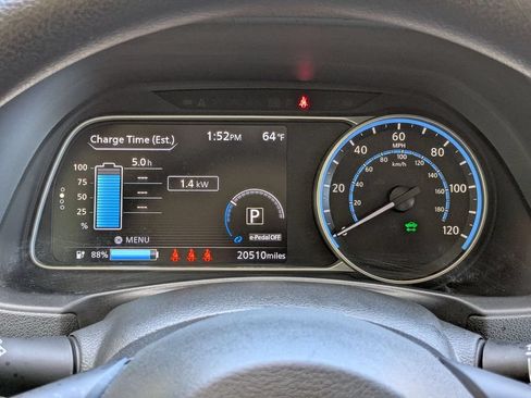 Used 2025 Nissan Leaf S FWD image 17
