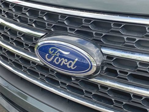 Used 2023 Ford Explorer XLT w/ Equipment Group 202A AWD/4WD image 29