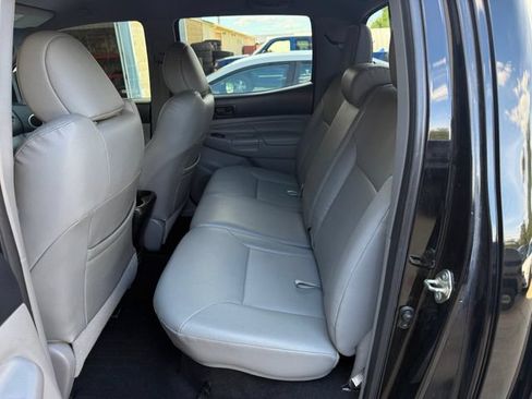 Used 2014 Toyota Tacoma 4x4 Double Cab w/ Limited Package image 7