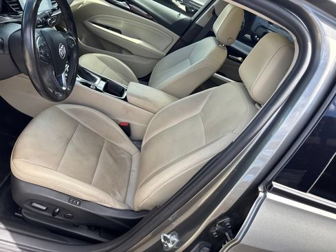 Used 2018 Buick Regal Essence w/ Driver Confidence Package #1 AWD/4WD image 16