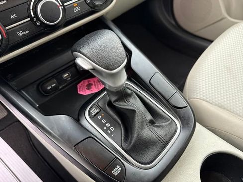 Used 2023 Kia Soul LX image 24