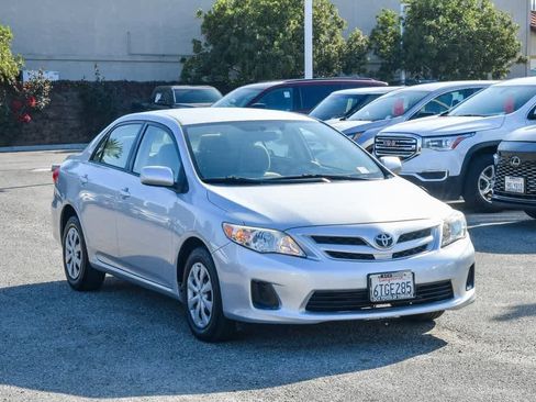 Used 2011 Toyota Corolla LE image 3
