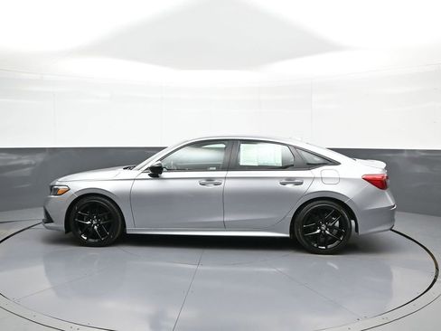 Used 2023 Honda Civic Sport image 9