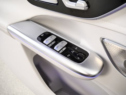 Certified 2023 Mercedes-Benz EQE 350+ 4MATIC SUV w/ Exclusive Trim Package image 35