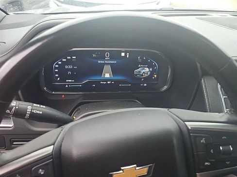 Used 2023 Chevrolet Suburban Premier AWD/4WD image 1