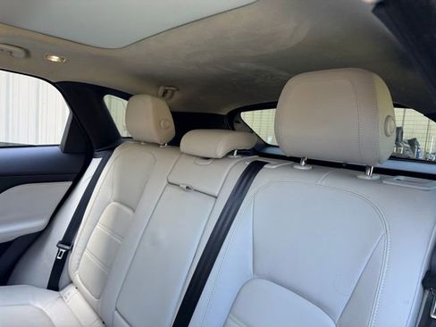 Used 2020 Jaguar F-PACE Prestige image 21